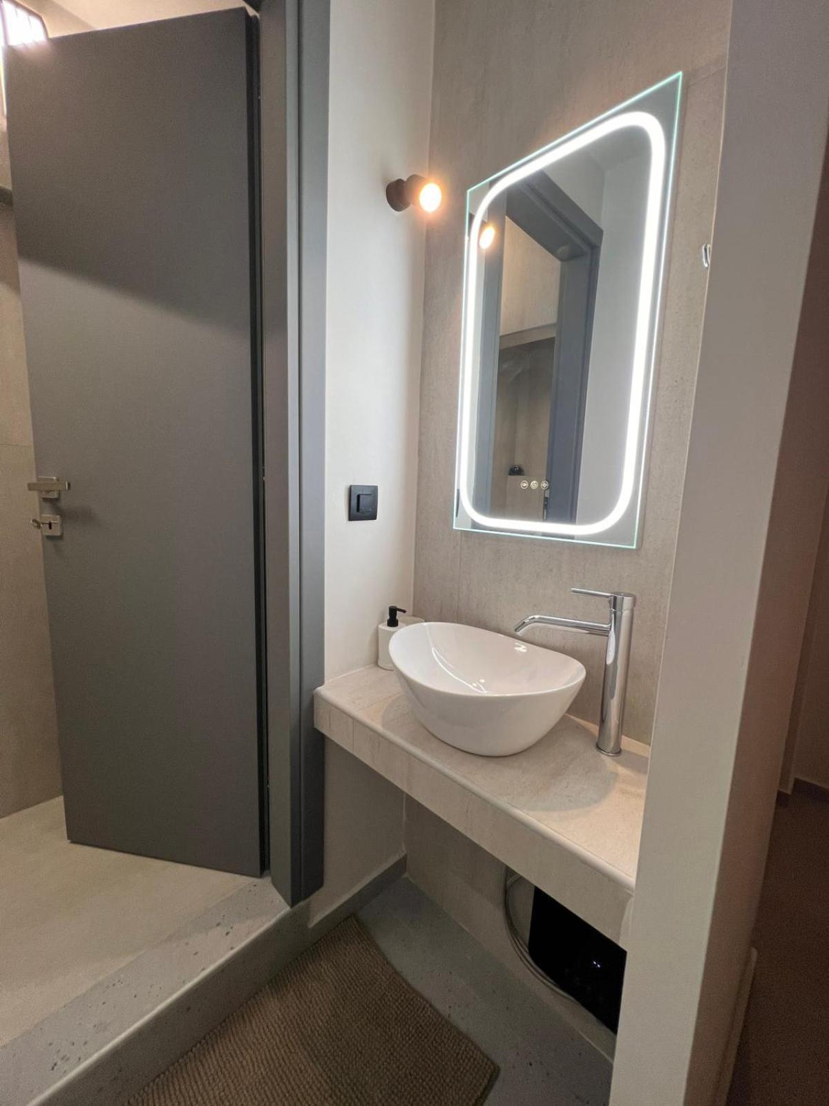 Apartment Falirou Athene Buitenkant foto